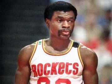 NBA Hall of Famer Calvin Murphy Was a World-Class Competitor in a  Completely Different Sport and You'll Never Guess What It Is